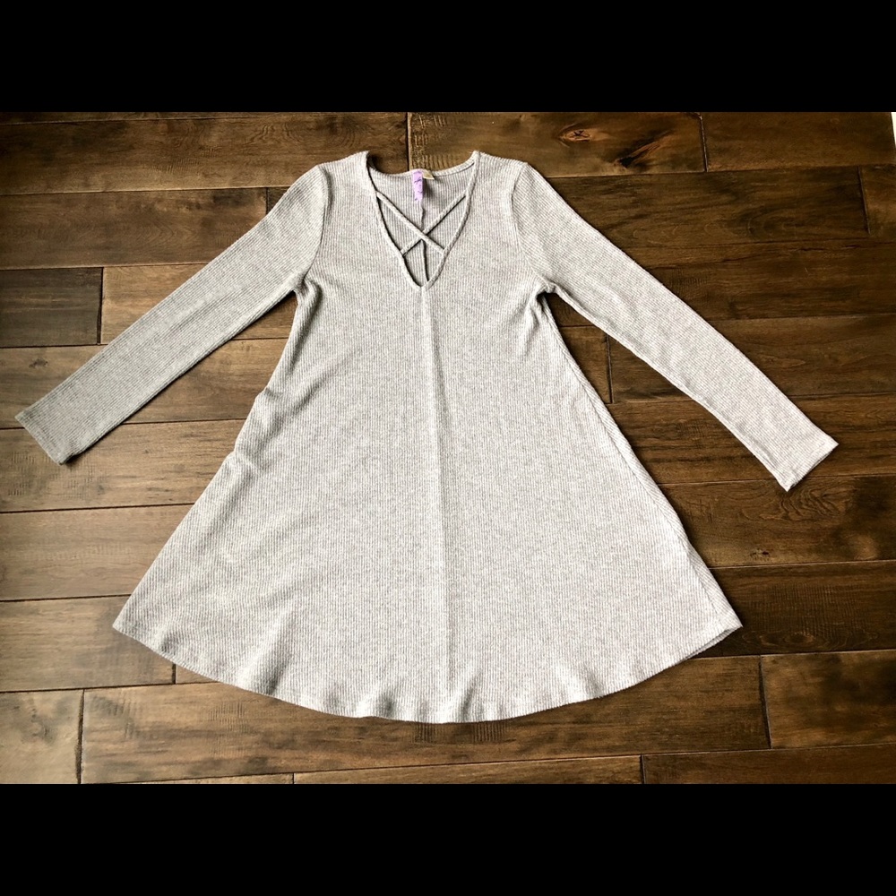 Alya sweater dress size M